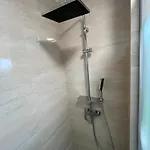Quiet Flat With Balcony, Free Parking Included アパート クルージュ＝ナポカ