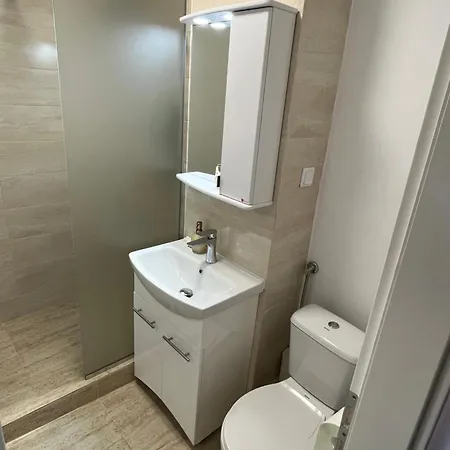 Quiet Flat With Balcony, Free Parking Included