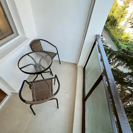 アパート Quiet Flat With Balcony, Free Parking Included クルージュ＝ナポカ