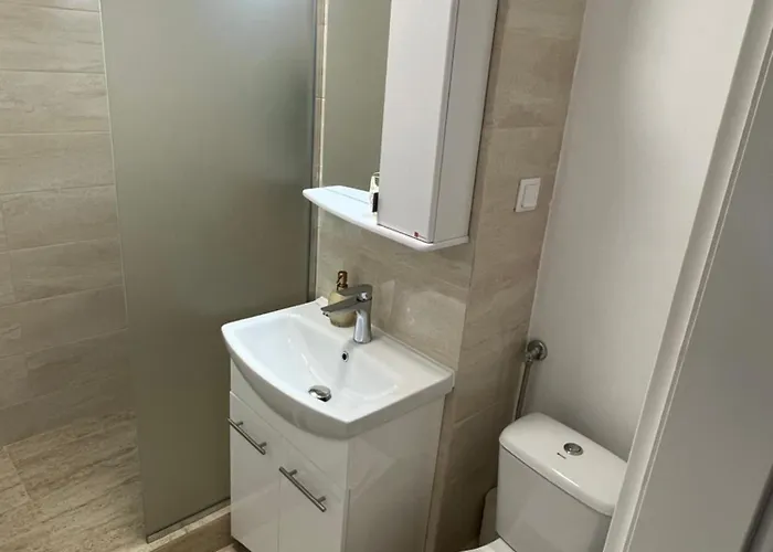 Quiet Flat With Balcony, Free Parking Included