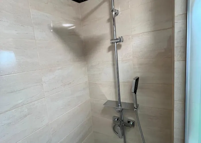 Quiet Flat With Balcony, Free Parking Included Διαμέρισμα Κλουζ-Ναπόκα